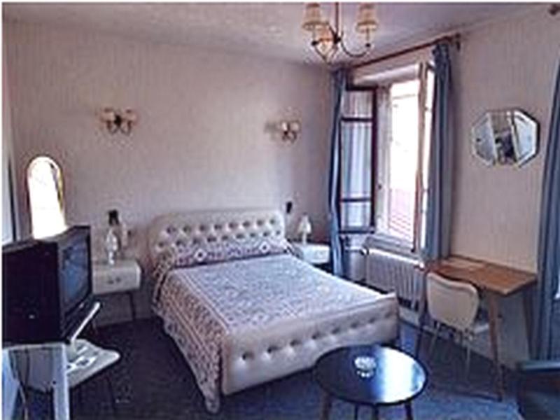 Hotel De Paris Poligny  Oda fotoğraf