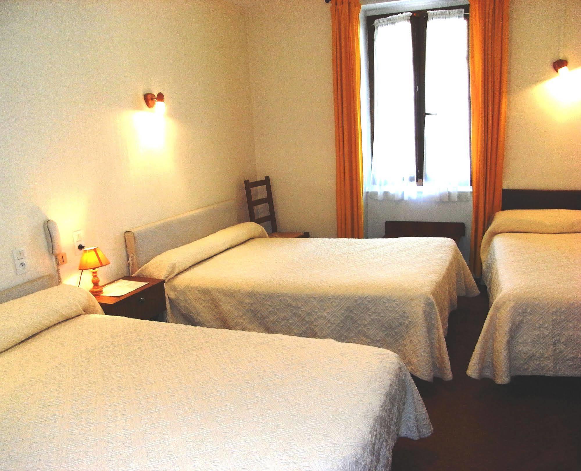 Hotel De Paris Poligny  Dış mekan fotoğraf