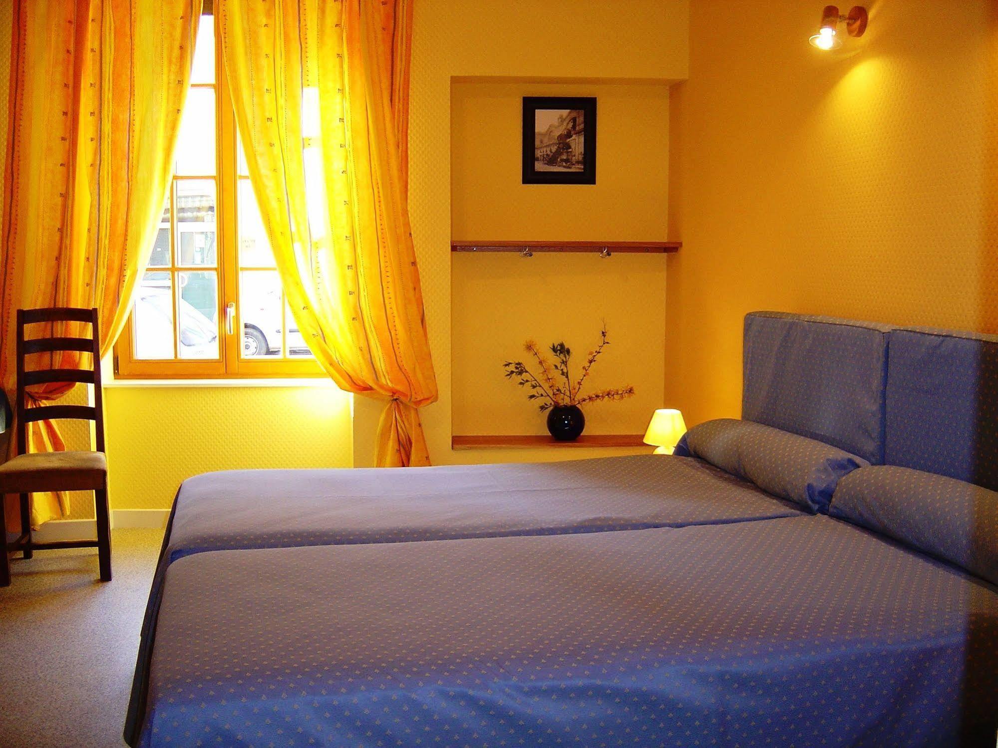 Hotel De Paris Poligny  Dış mekan fotoğraf