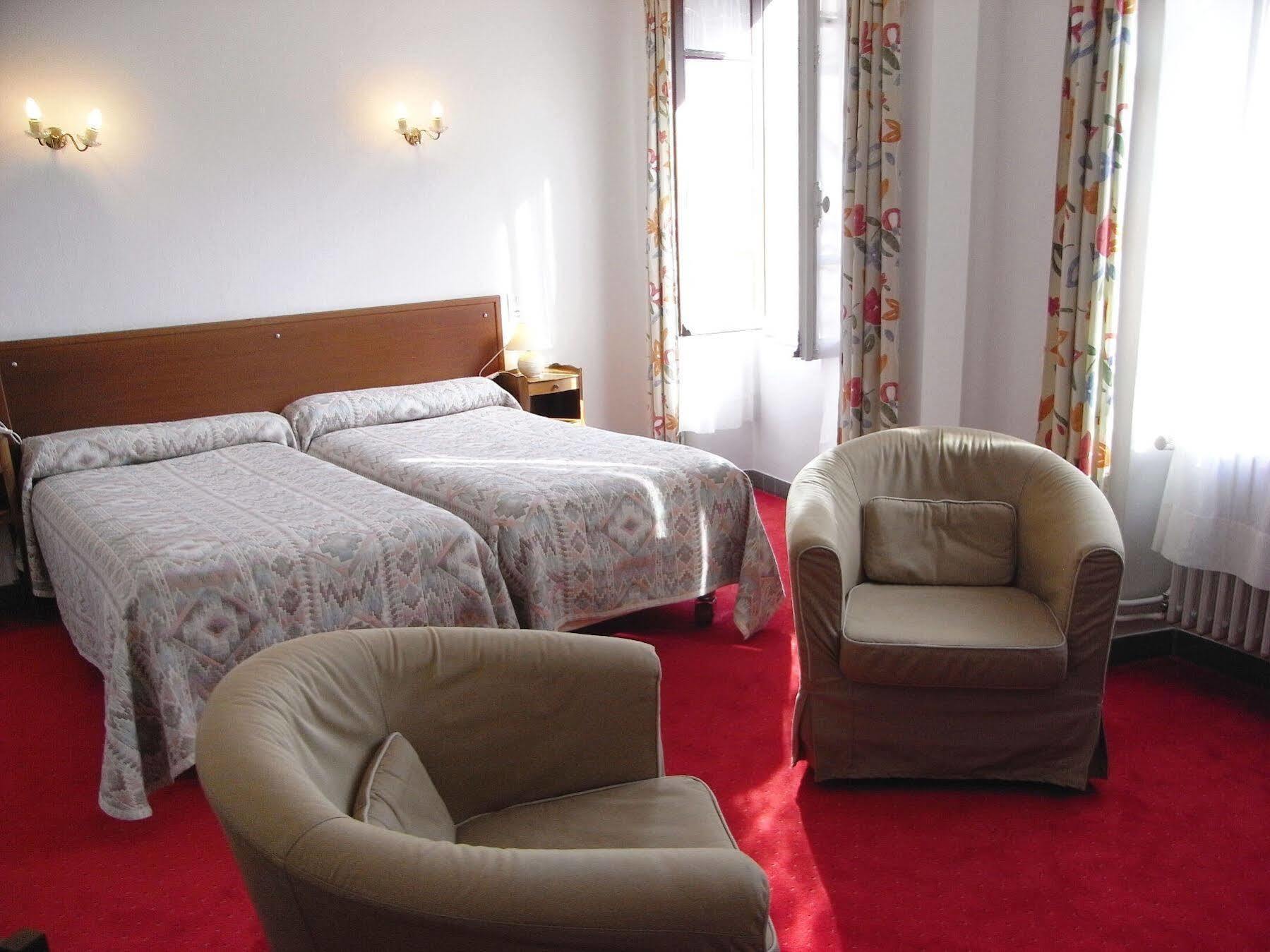 Hotel De Paris Poligny  Dış mekan fotoğraf