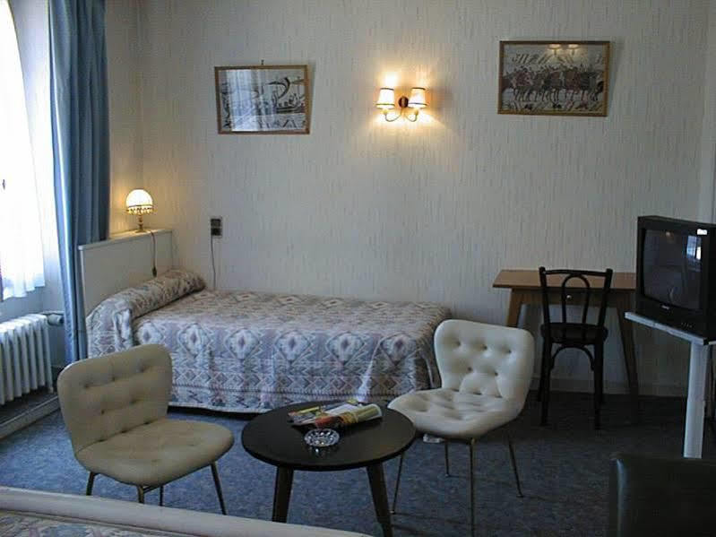 Hotel De Paris Poligny  Dış mekan fotoğraf