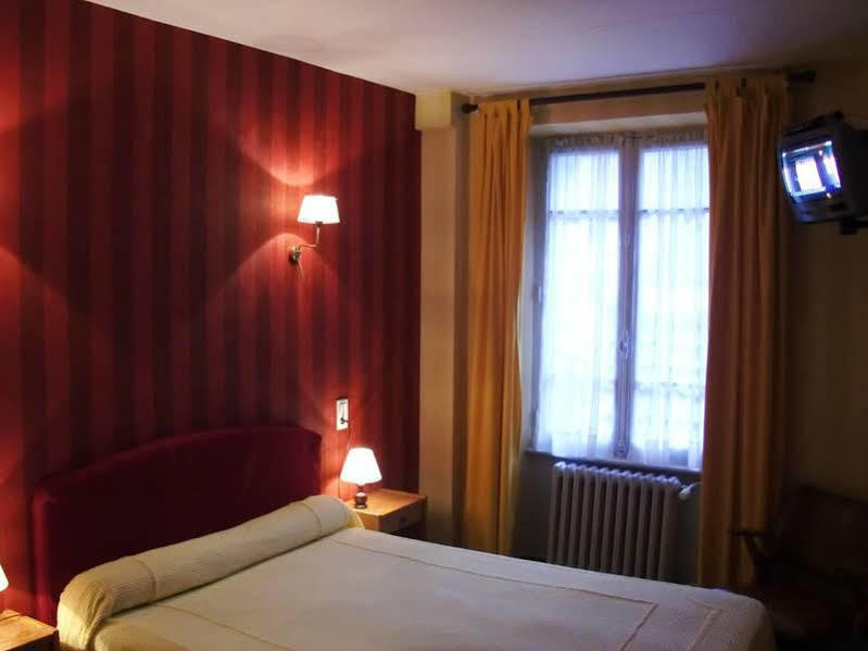 Hotel De Paris Poligny  Dış mekan fotoğraf